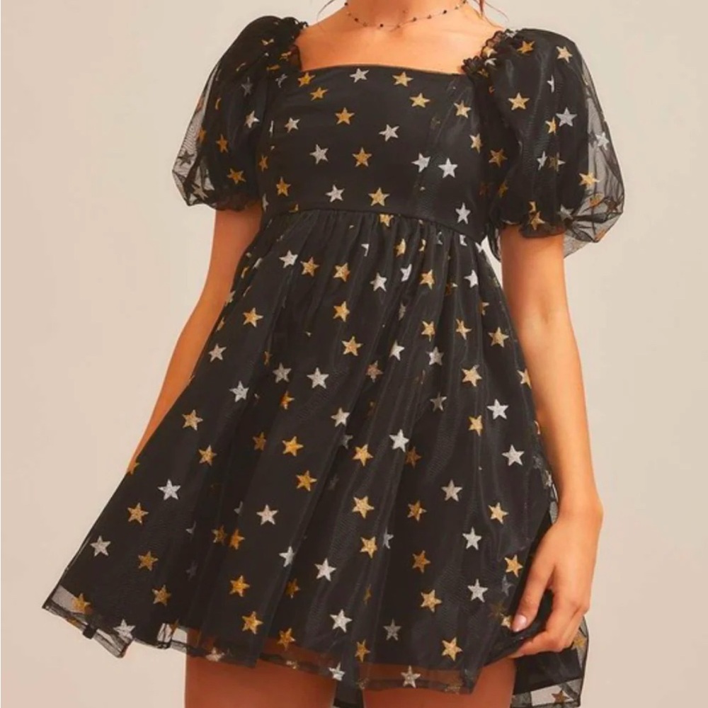 Starry Black Dress with Puff Sleeves